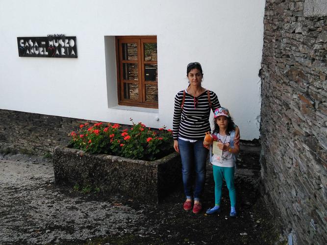 Nai e filla coñeceron a Casa-Museo Manuel María