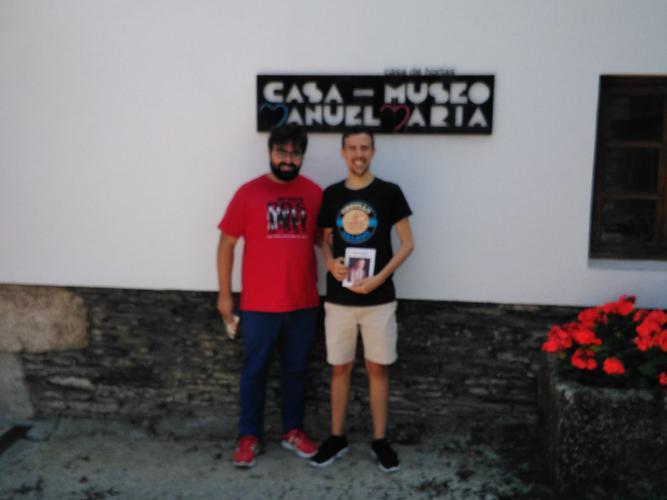 Saúl e Juanjo achegáronse este sábado desde A Coruña para coñecer a Casa-Museo Manuel María