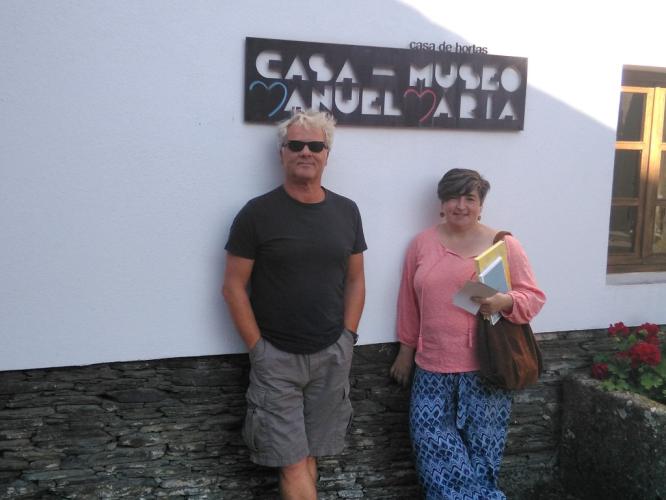 Camiño de terras da Baña e de Brión, Carme e Miguel pararon para coñecer a Casa-Museo Manuel María